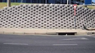 RETAINING WALLS INSTALL