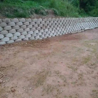 INSTALLATION OF RETAINING WALLS