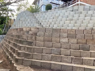 RETAINING WALLS INSTALLATION