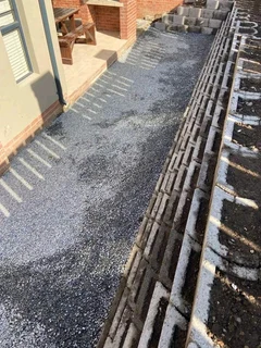 RETAINING WALLS INSTALLATION