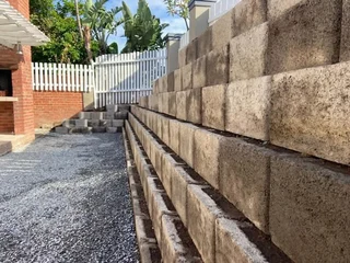 RETAINING WALLS INSTALLATION