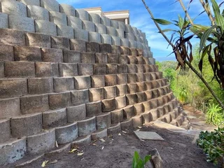 RETAINING WALLS INSTALLATION