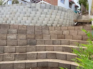 RETAINING WALLS INSTALLATION