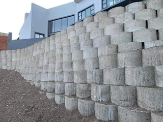 RETAINING WALL INSTALLING