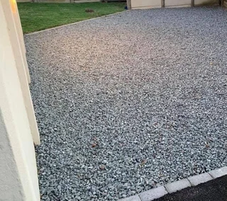 PAVING BRICK DRIVEWAYS