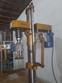 SEMI-AUTOMATIC BENCH CAPPER