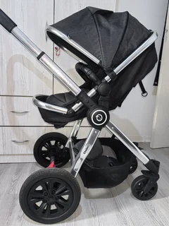 Chelino Platinum City 2 pram/ stroller / carry cot all in one