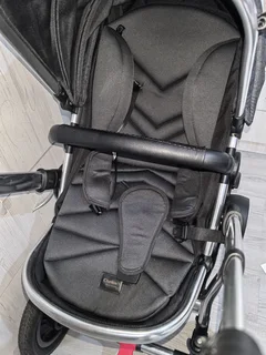 Chelino Platinum City 2 pram/ stroller / carry cot all in one