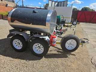 1500 liter stainless steel tankertrailer bowser