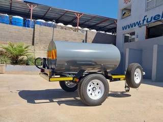 1000 liter diesel bowser trailer  with 1km available now!