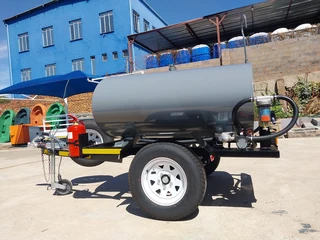 1000 liter diesel bowser trailer  with 1km available now!