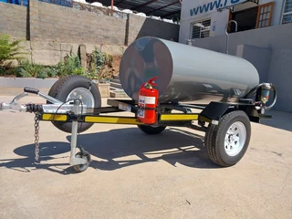 1000 liter diesel bowser trailer  with 1km available now!