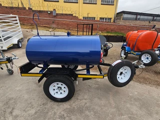1000 liter diesel bowser trailer  with 1km available now!