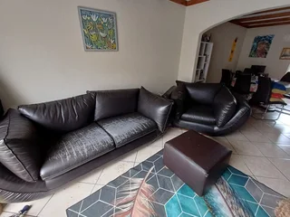 2 Couches &#43; ottoman