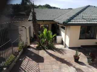 Self Catering Guest House-6-8 Sleeper