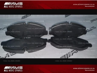 Mercedes Benz V250 V200 V220 CDI W447 Front Brake Pads for Sale (BRAND NEW)