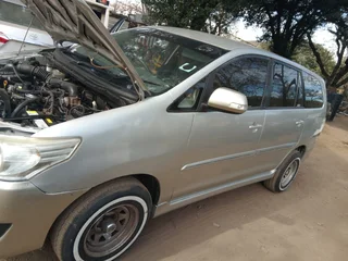 USED TOYOTA INNOVA 2012 MANUAL – STRIPPING FOR SPARES