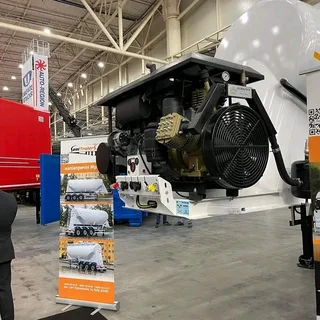 Bulk trailer compressor