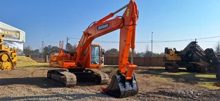 2009 Doosan Solar 225LC-7 (22.5ton) Excavator (2 available)