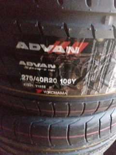 275/40/20 Yokohama Advan sport brand new