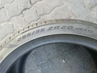 285/35/20 Pirelli pzero