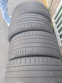 285/45/21 and 315/40/21 pirelli pzero