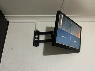 CCTV cameras fit and supply Live cct