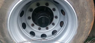 Triaxle low bed trailer