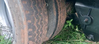 Triaxle low bed trailer