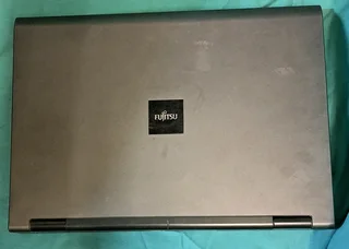 Fujitsu Laptop-working perfectly on charge