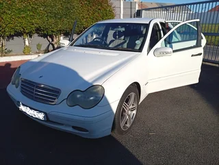 02 Mercedes C-Class