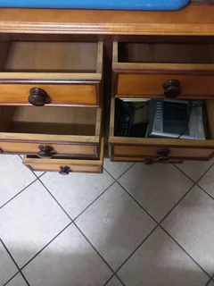 Chest of drawer