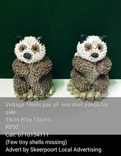 Vintage 1960s pair of sea shell panda for sale.