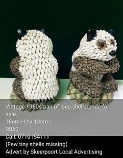 Vintage 1960s pair of sea shell panda for sale.