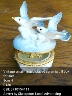 Jewellery accessories for sale