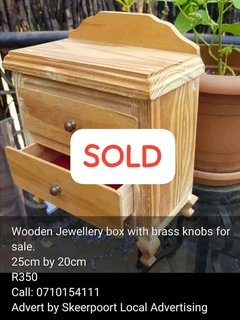 Jewellery accessories for sale
