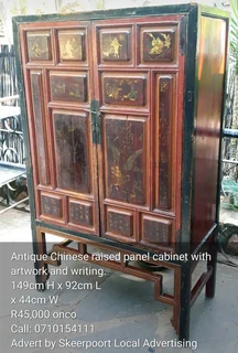 Unique 1930s Italian Neoclassical hammered brass and copper side table for sale.