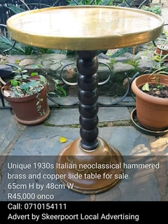 Unique 1930s Italian Neoclassical hammered brass and copper side table for sale.