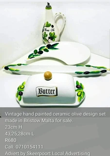 Vintage hand painted ceramic olive design set made in Bristow malta for sale