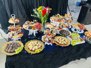 Decor background birthday party’s table set up