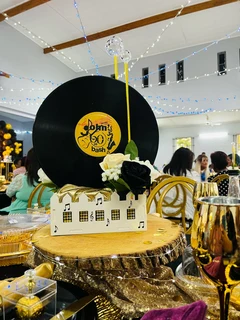 Decor background birthday party’s table set up