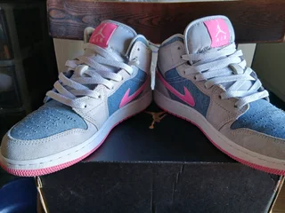 Pink and Demin Jordan 1