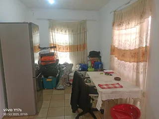 OUT BUILDING IN LENASIA  2 BEDROOM