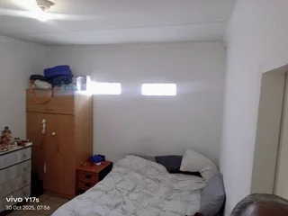 OUT BUILDING IN LENASIA  2 BEDROOM