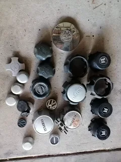 Wheelcaps and hub caps