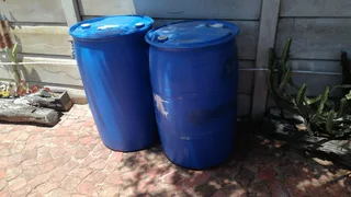 210 L plastic drums for sale