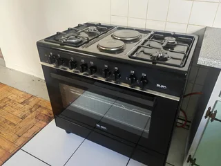 Elba 6 Plate Gas &amp; Electric Stove (Good Condition)