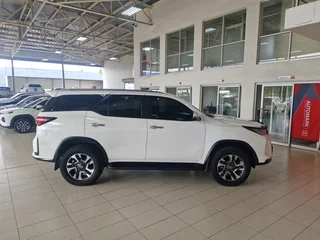2024 Toyota Fortuner 2.8 RB VX AT 48V