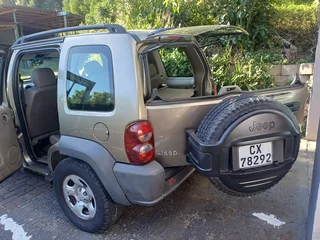 2005 Jeep Cherokee 3.7L SUV
