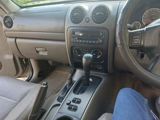 2005 Jeep Cherokee 3.7L SUV